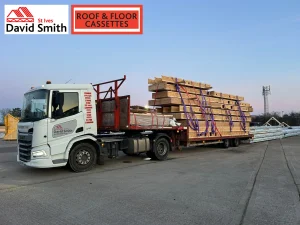Lorry with timber roof & floor cassettes on flatbed